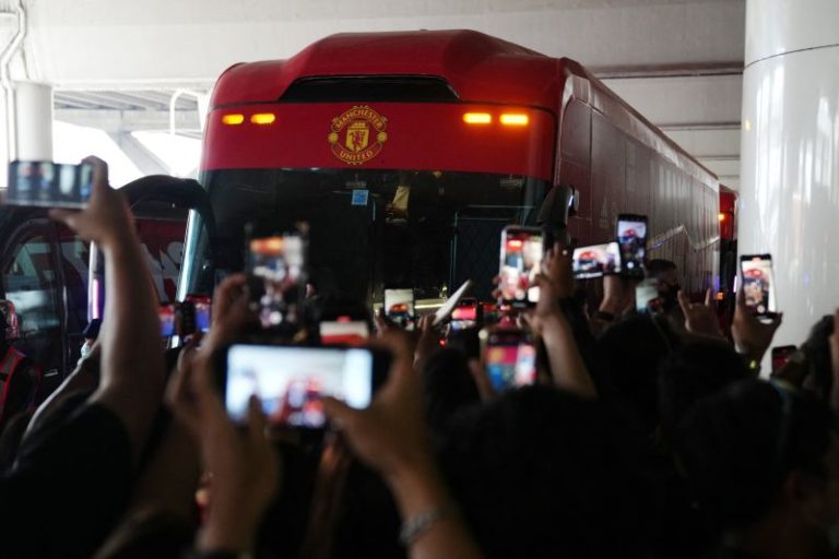 Manchester United Dapat Sambutan Meriah Saat Tiba di Thailand