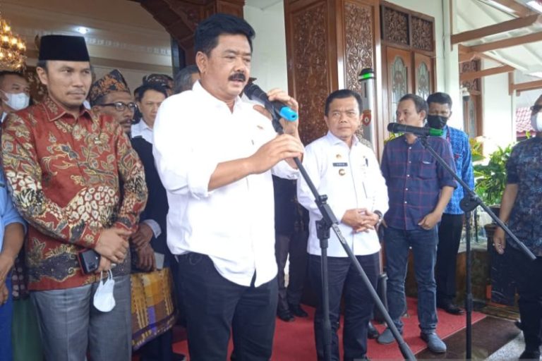 Manteri ATR/BPN Tuntaskan Konflik Agraria Suku Anak Dalam dengan Perusahaan Sawit