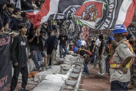 Akibat Pagar Roboh, The Jakmania Minta Jakpro Evaluasi Keamanan Penonton di JIS