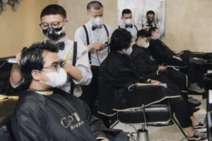 Dukung Pejuang Kanker, Cukur Botak di Captain Barbershop Gratis