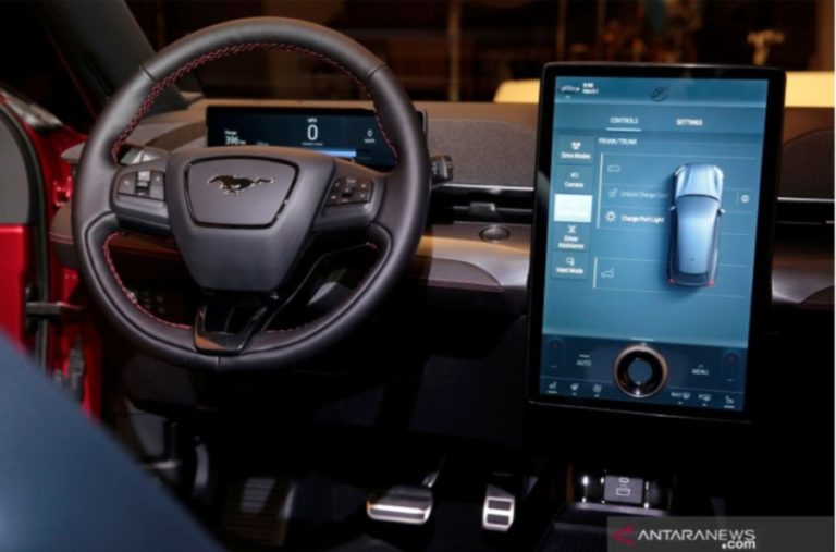 Tingkatkan Produksi Kendaraan Listrik, LG Pasok Baterai ke Ford Motor