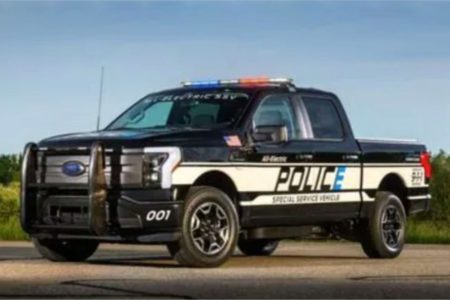 Hemat Biaya dan Mendorong Efisiensi, Ford Luncurkan Armada Polisi Truk Pikap F-150 Lightning