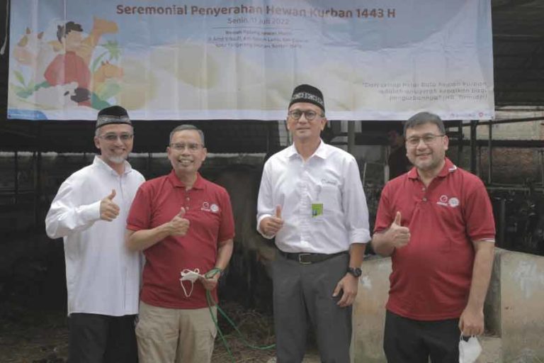 Elnusa Distribusikan Hewan Kurban hingga ke Pelosok Negeri