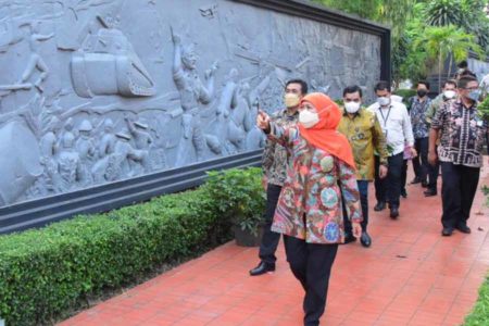 Gubernur Khofifah Siap Percantik Anjungan Jatim di TMII demi Sukseskan KTT G-20