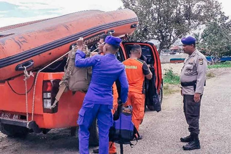 Kapal Terbalik di Perairan Gunak SBT, Satu Korban belum Ditemukan