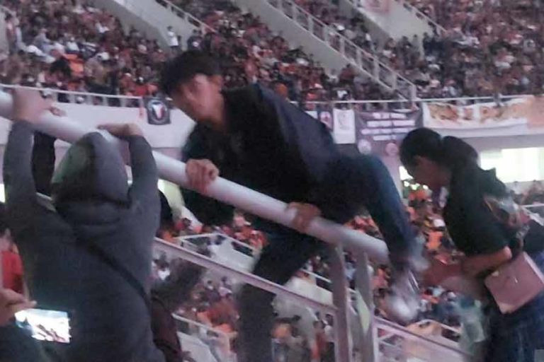 Jabatan Akan Selesai, Anies Ingatkan Jakmania berperilaku Layaknya Pendukung Kelas Dunia