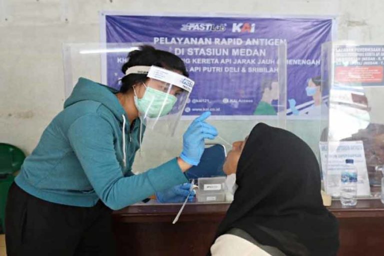 Jumlah Pelanggan Turun, KAI Sumut tetap Berlakukan Wajib Vaksin Booster untuk Penumpang