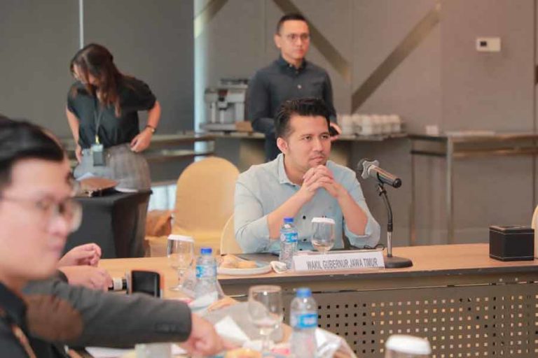 Emil Dardak Berbagi Tips Mencapai Sukses pada Finalis Perwira 2021