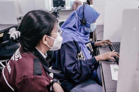 Dapat Fasilitas Pendampingan, 12 Penyandang Disabilitas ikuti Seleksi CBT-UM UGM