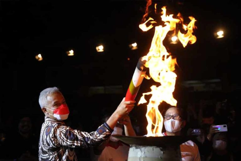 Hadir untuk Bakar Semangat Atlet PeSOnas 2022, Ganjar: Mereka Memang Bintang!