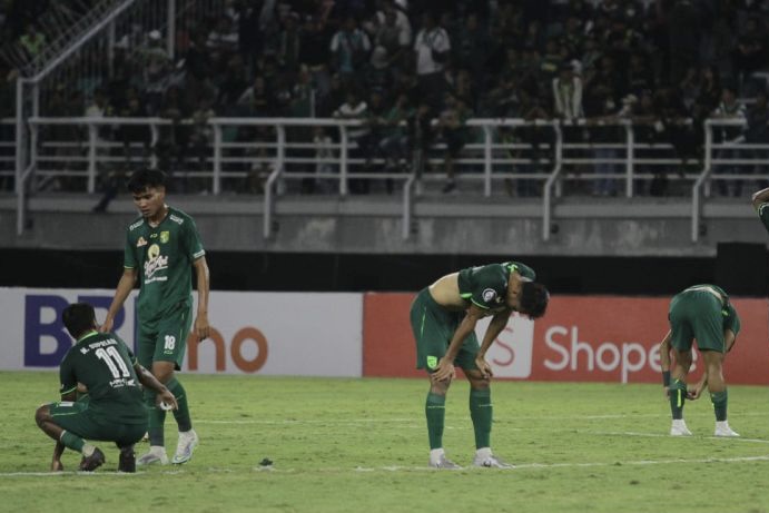 Aji Santoso Minta Maaf Karena Persebaya Gagal Menang