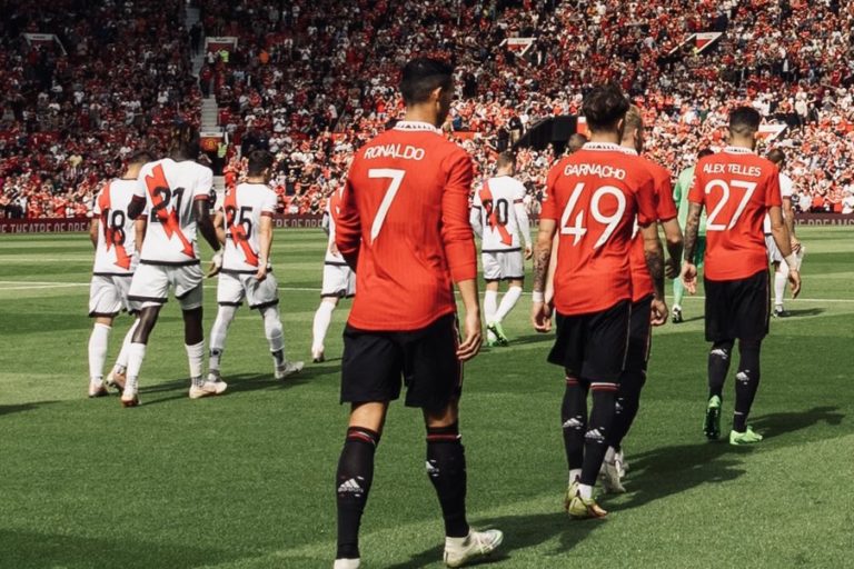 Meski Pulang Lebih Dahulu, Ronaldo Akui Senang Kembali Bermain untuk MU