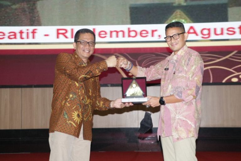Sandiaga Uno Beri Kuliah Umum di Unej Jember, Paparkan Digitalisasi Potensi Ekonomi