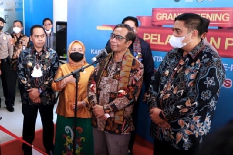 Mahfud MD Tentang Putri Candrawathi: Terserah Polisi Ajalah