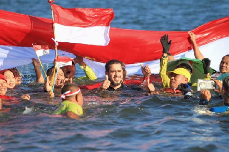 Gelar Upacara di Tepi Laut, Walkot Probolinggo Resmikan Wisata Kumkum di Pelabuhan