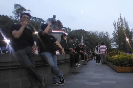 Ribuan Fans Dream Theater dari Penjuru Indonesia Padati Stadion Manahan Solo