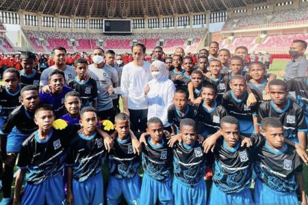 Papua Football Academy Adalah Buah Permintaan Presiden Jokowi ke Freeport