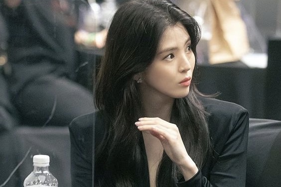 Wajah Han So Hee Cedera Saat Proses Syuting Film Gyongseong Creature