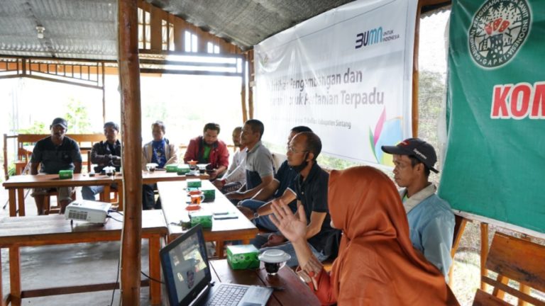 Dukung Peningkatan Ekonomi, PLN Beri Berbagai Pelatihan Bagi Petani Millenial di Sintang