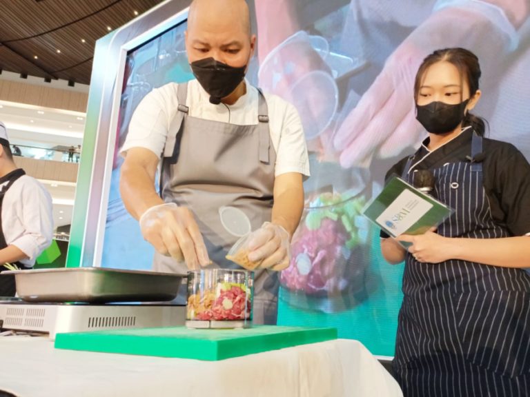 Rayakan HUT ke-40, SBM UK Petra Suguhkan Beberapa Program Internasional Bagi Mahasiswa Baru