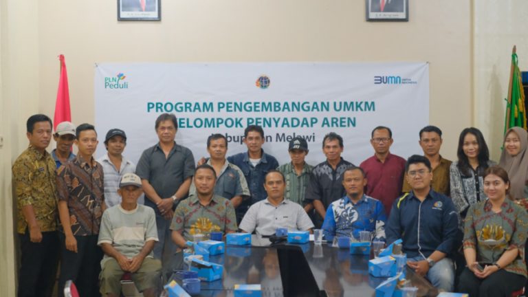 Salurkan Bantuan Alat Produksi Pengolahan Sirop dan Gula, PLN Tingkatkan Kesejahteraan Penyadap Aren