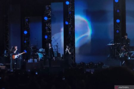 Orangtua Vega Antares Meninggal Karena Kecelakaan, Ahmad Dhani Sampaikan Duka saat Konser Dewa 19 di Banjarmasin