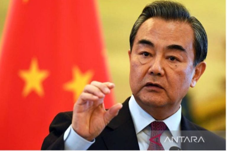 Lakukan Serangkaian Pertemuan, Menlu China Kunjungi Kamboja