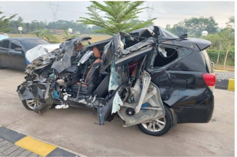 Tabrakan Truk dan Innova di Ruas Tol Batang Pemalang, Satu Korban Meninggal Dunia