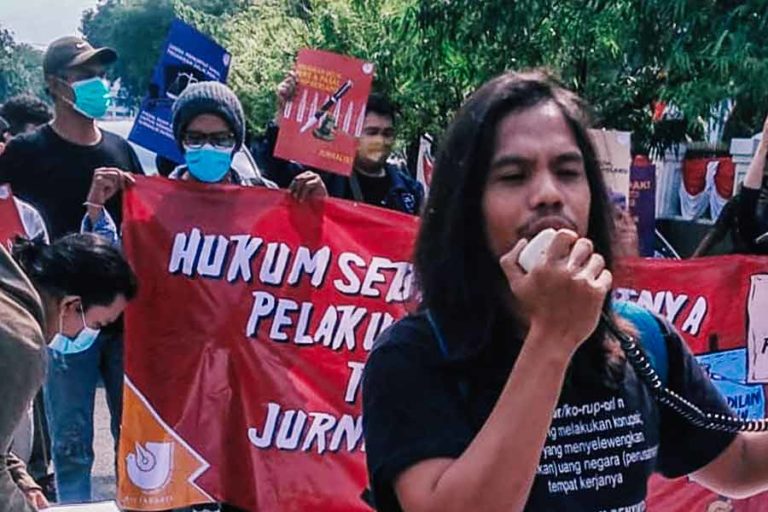 Kawal Kasus Kekerasan Terhadap Jurnalis, AJI Jakarta dan LBH Pers Gelar Aksi di Gedung MA