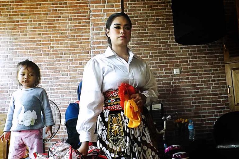 Menghadang Perubahan Zaman, Wahyu Indrawati tetap Bangga jadi Penari Jathilan