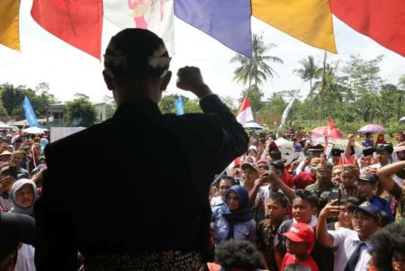 Saat Ganjar Hadir dalam Karnaval Kemerdekaan Warga Dusun Segrumung