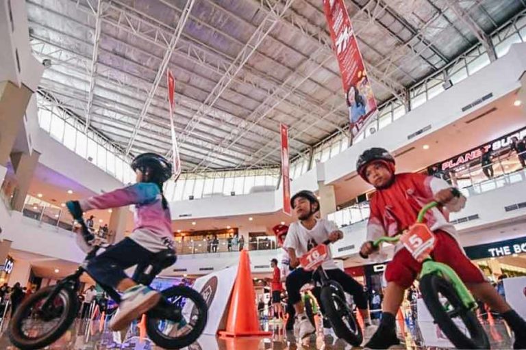 Seru! Semarak HUT RI, ISSI Gelar Balap Sepeda di Palu