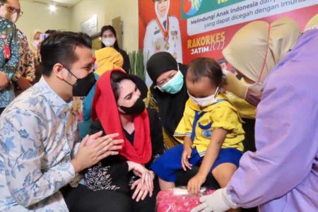 Berbagi Cerita Saat Buah Hati Kena Campak, Emil Dardak Ingatkan Pentingnya Imunisasi