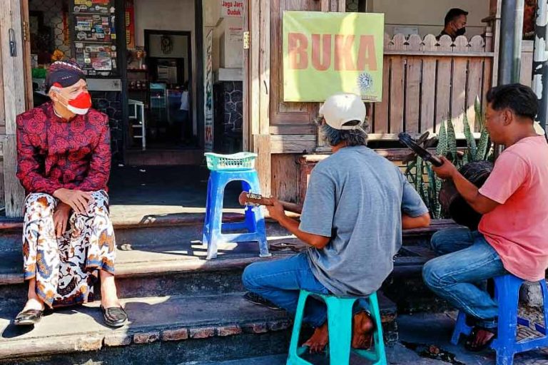 Ganjar Request Lagu ‘Bojo Galak’ pada Pengamen di Boyolali, Wah Ada Apa?
