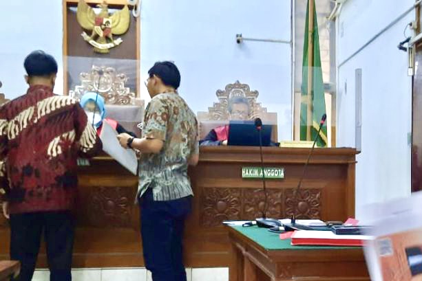Polri Tidak Hadir, Sidang Gugatan Pencabutan Hak Kuasa Bharada E Ditunda