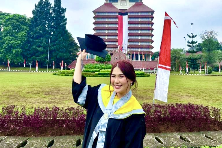 Jadi Wisudawan Terbaik UI 2022, Novita: Pintar Atur Waktu dan Energi Jadi Kunci
