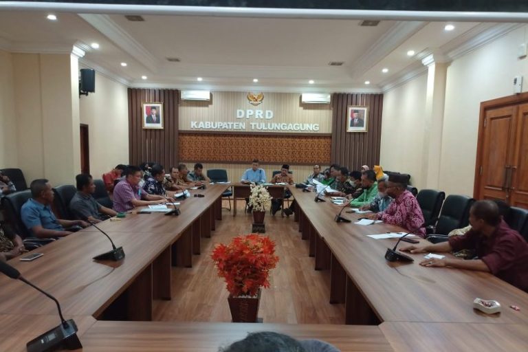 Tak Dapat Pupuk Subsidi, Petani Hutan Sambangi DPRD Kabupaten Tulungagung