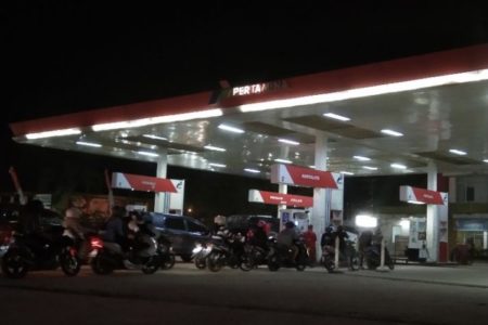 Tak Ada Antrean Panjang di SPBU Kendari Usai Harga BBM Subsidi Naik
