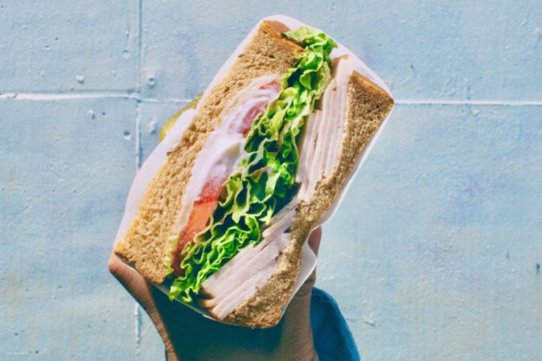 Mengenal Kelebihan dan Kekurangan Generasi Sandwich