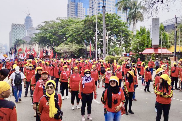 Masa Demo Buruh Bergerak ke Patung Kuda Usai Berkumpul di Jalan Thamrin