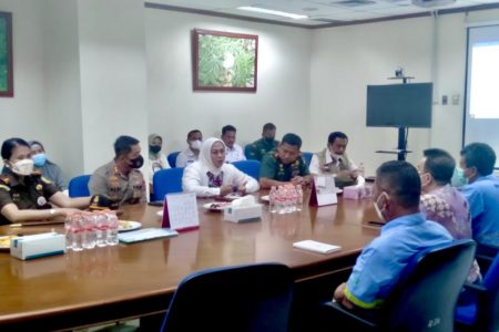 Cegah Keracunan Gas, PT Pindo Deli Siap Relokasi Warga Kampung Cigempol