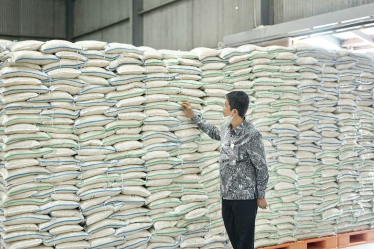 Beli Beras Petani, Bulog NTB Gelontorkan Rp614 Miliar