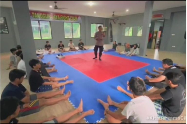 Cegah Tawuran dan Mencetak Prestasi, Polsek Cilandak Sediakan Sasana Tinju bagi Anak Muda