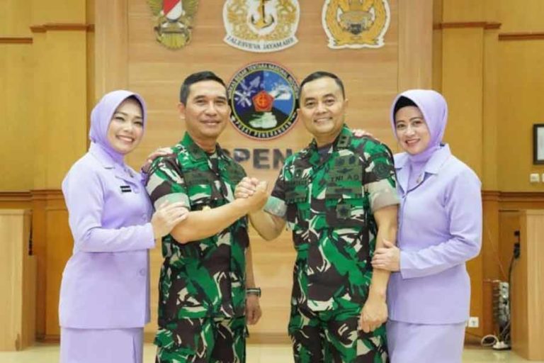 Jenderal Andika Lantik Laksma TNI Kisdiyanto sebagai Kapuspen TNI