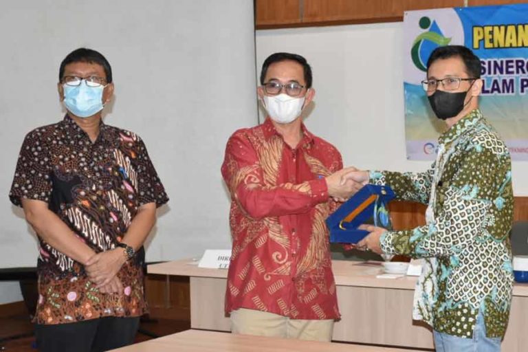 Elnusa Dukung Pengelolaan Air Perumda Tirta Rangga Berbasis Internet