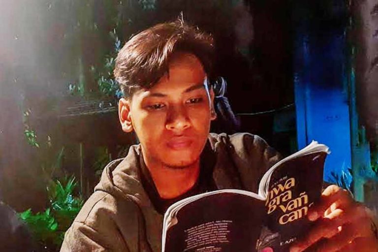 Doyan Menulis, Mahasiswa Unair ini Raih Juara II Lomba Cipta Puisi Nasional