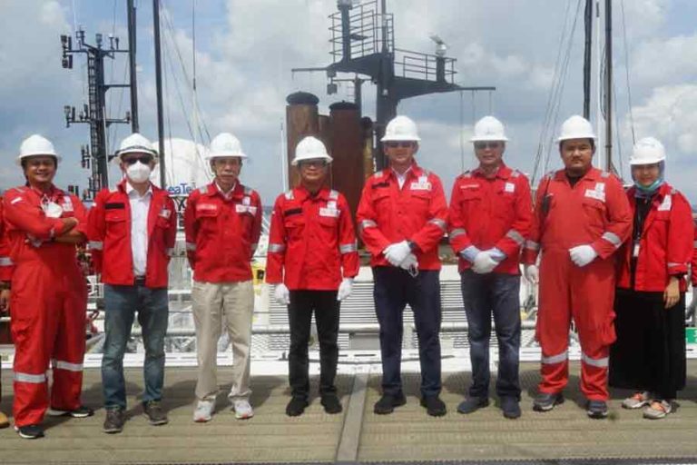 Komisaris Utama Pertamina Kunjungi Kapal Seismik Elnusa ELSA Regent di Batam