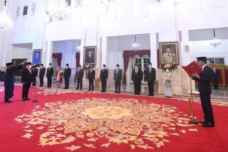 Dilantik Presiden di Istana, Azwar Anas Resmi jadi Menpan-RB RI