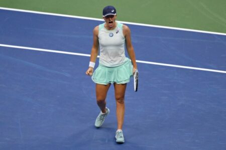 Untuk Capai Final WTA Ostrava, Iga Swiatek Menang Tiga Set atas Ekaterina Alexandrova