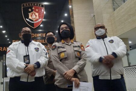 Sugi Nur dan Bambang Tri Dilaporkan Kasus Ujaran Kebencian dan Penistaan Agama